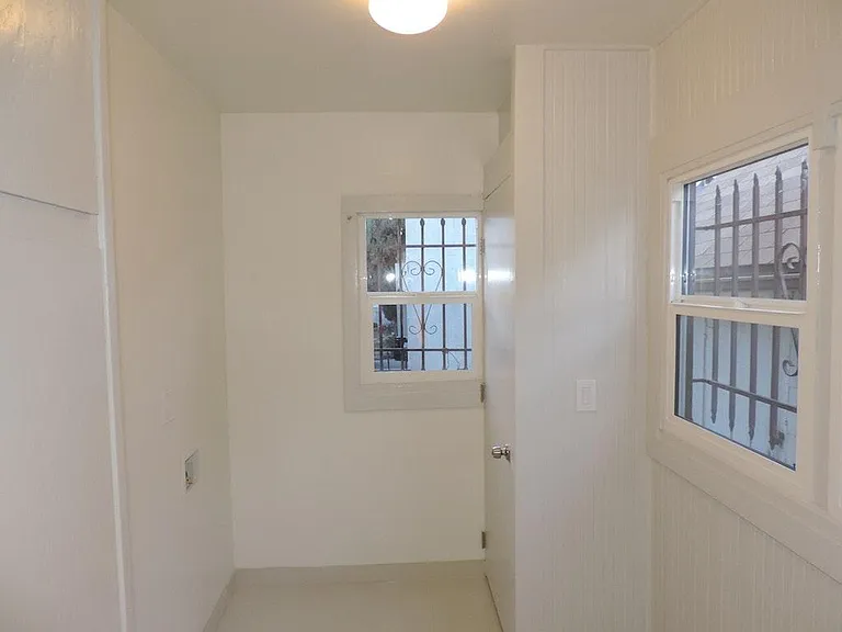 1159 N Wilton Pl — Photo 8