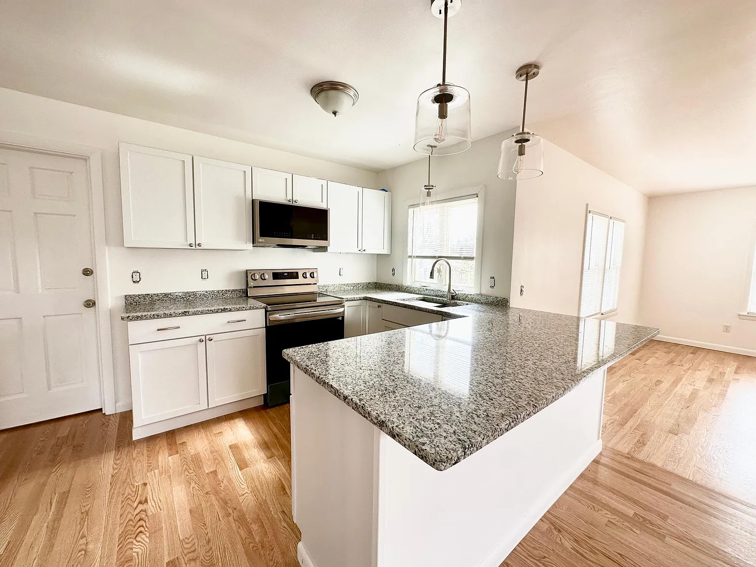 42 Anoka Ave — Photo 2