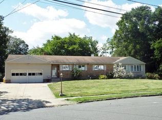 13 Rosetree Ln, Lawrence Township, NJ 08648