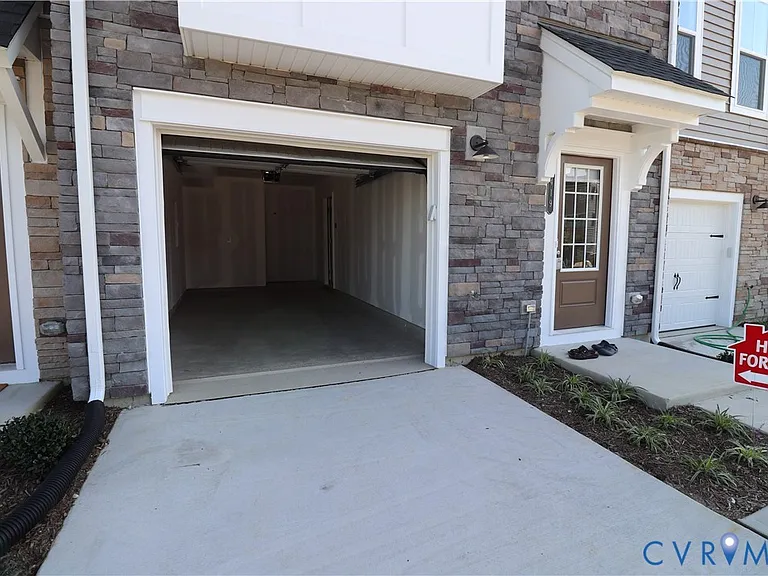 419 Burden Dr — Photo 4