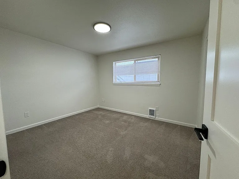 Avia Apartments | Renovated Homes in Seattle's Greenwood Neighborhood | 1 MONTH FREE!! — Photo 28