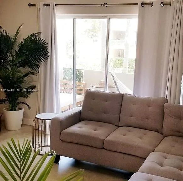 6886 N Kendall Dr #D202 — Photo 3