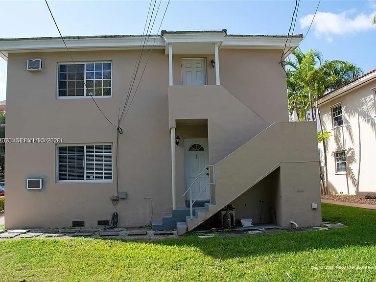 233 Madeira Ave #2 — Photo 1