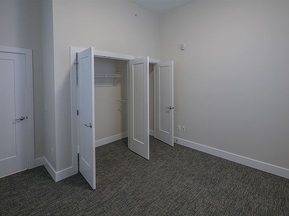 4th image of 435 La Grave Ave SE