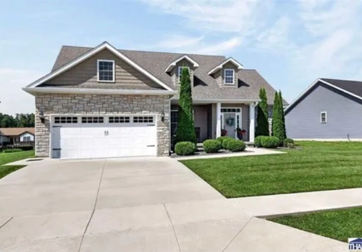 Beautiful 3 bedroom, 2 bath located on the east side of Terre Haute — Photo 1