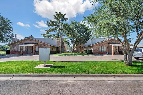 422 W Pecan Ave #D Photo 1