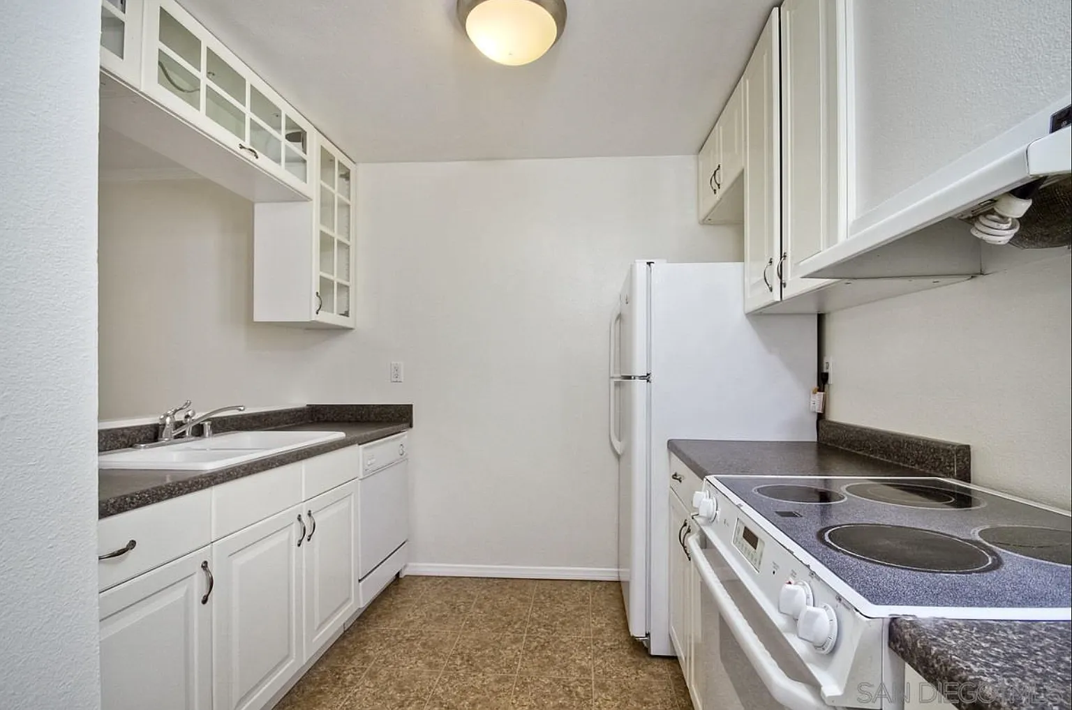 2 bed, 1084 sqft, $2,900 — Photo 3