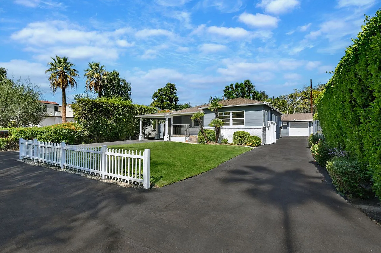 4 bed, 2000 sqft, $6,950 — Photo 1