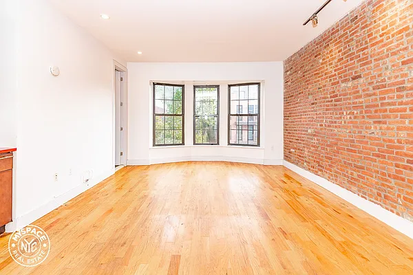Rented by MySpaceNYC | media 4