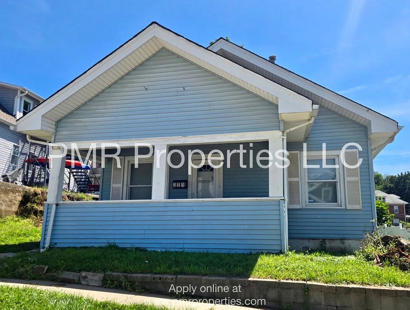 3 Bedrooms / 1 Bathroom House — Photo 1