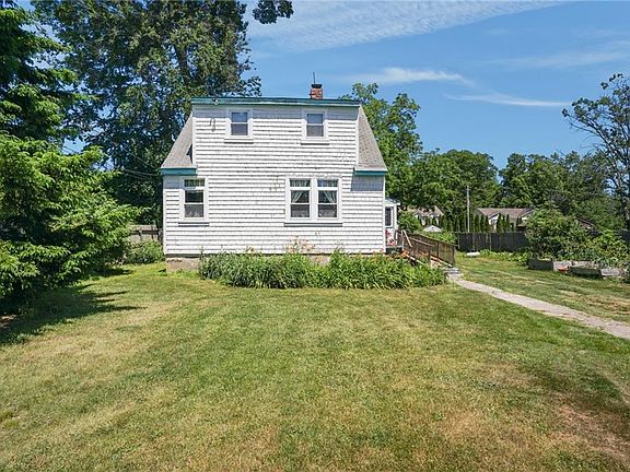 3rd image of 32 Hoffman Ave