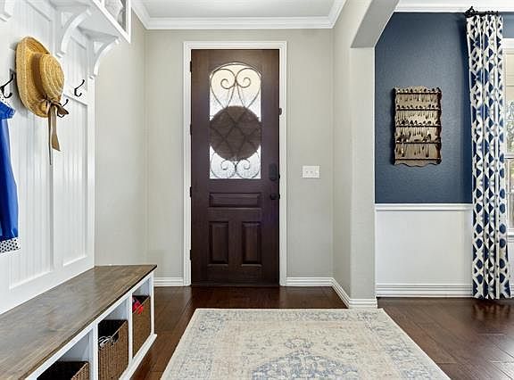 4th image of 1625 Falconet Ct