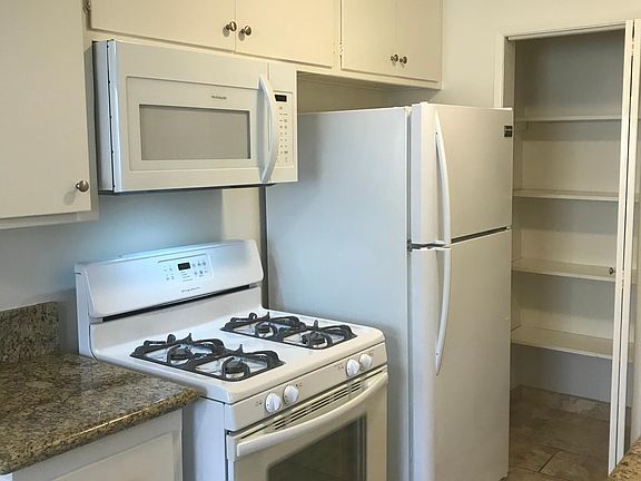 3rd image of 1408 Amherst Ave #5