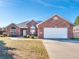 4719 W Trail Dust St, Fayetteville, AR 72704