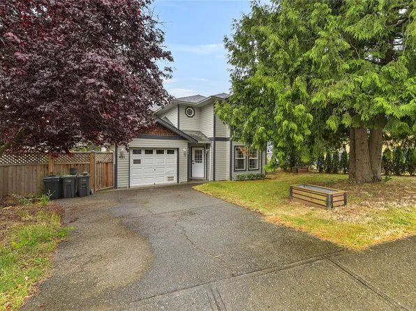 821 Lampson St, Esquimalt, BC V9A 6B4