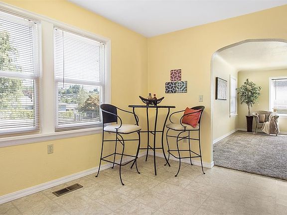 4th image of 2541 Veldee Ave