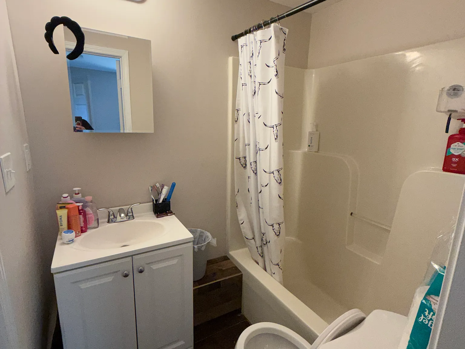4 bed, 2000 sqft, $3,420 — Photo 3