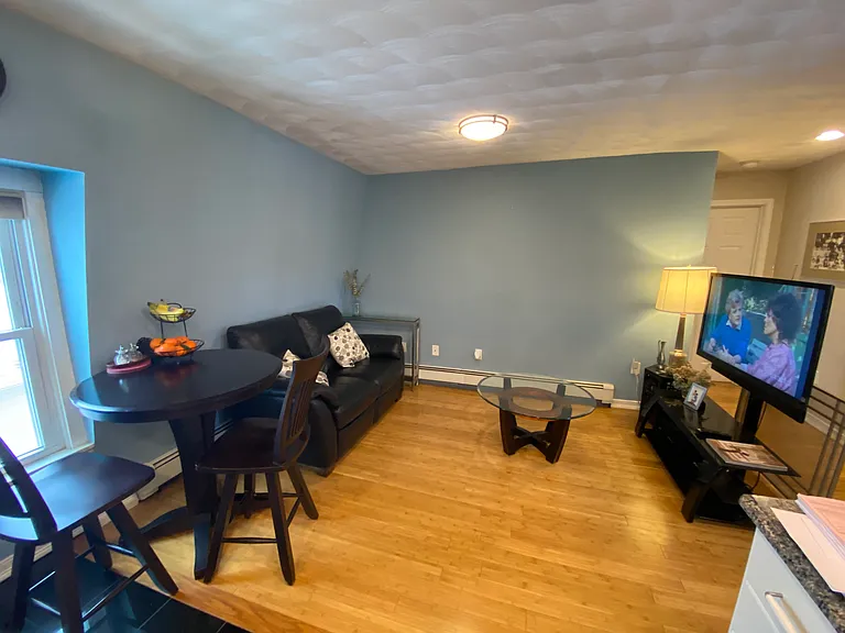 88 Pearl St #3 — Photo 2