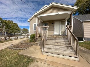 1205 W Mulberry St, Bloomington, IL 61701