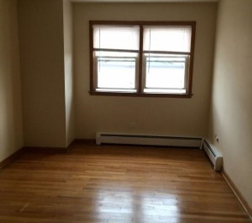 2nd image of 6825 N Overhill Ave APT 3C