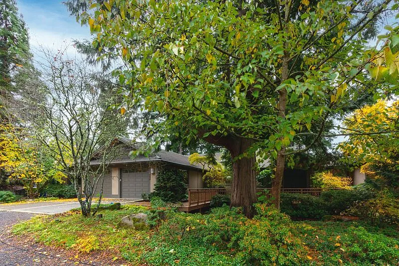 20113 SE 30th St photo 1