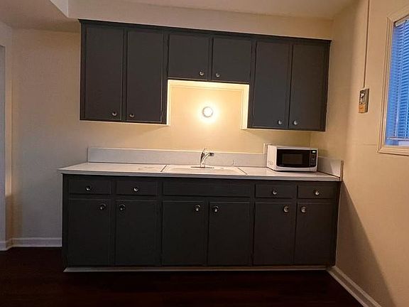 5th image of 33017 Wallace St