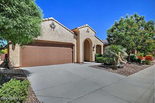 4394 N Hummingbird Dr Photo 1