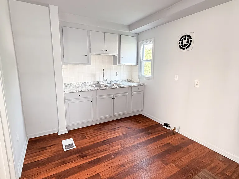 20400 Monica St — Photo 4