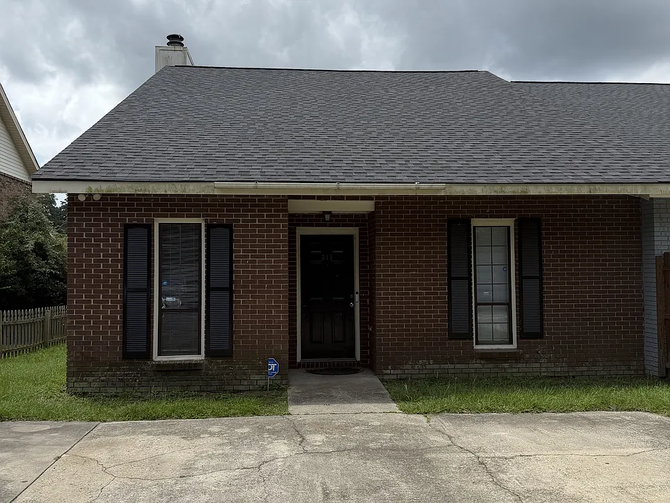 311 Leisure Lake Dr