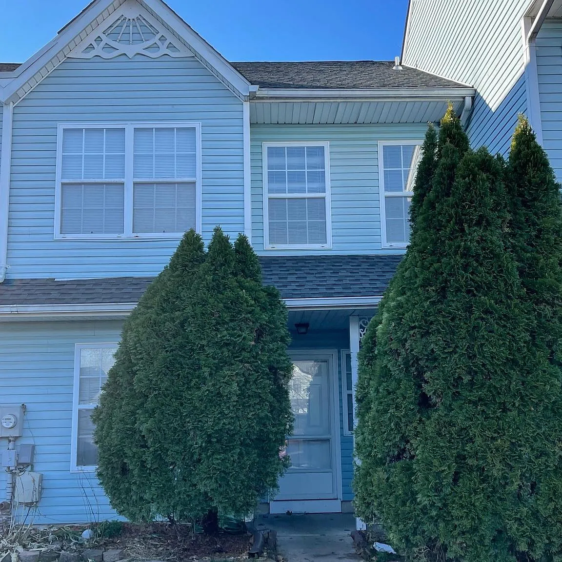 3 bed, 2.5 bath, 1370 sqft, $1,995 — Photo 1