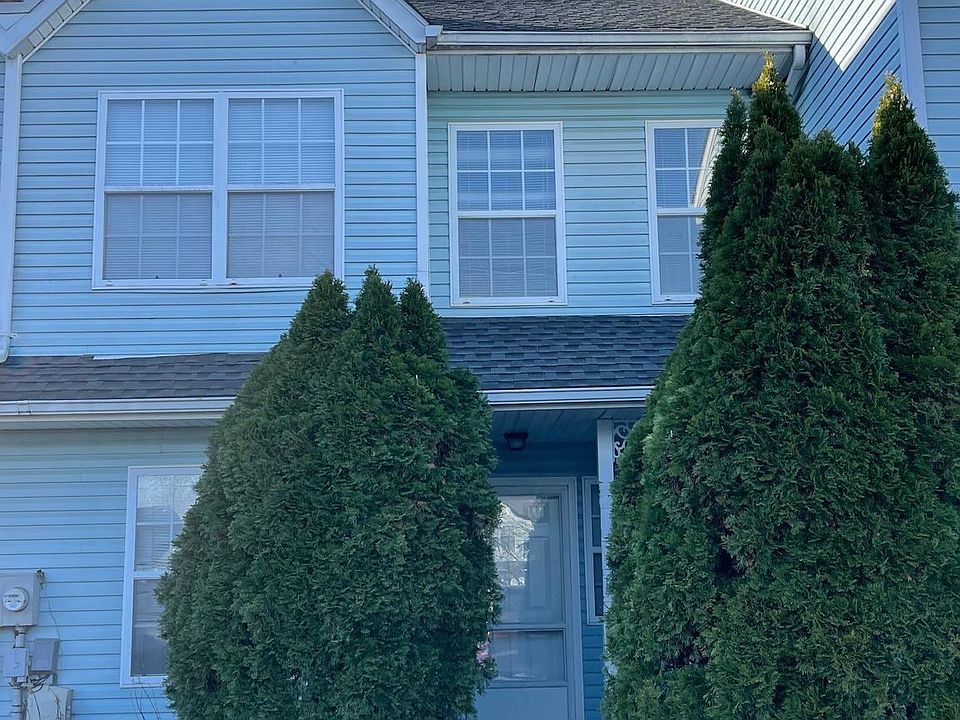 1st image of 19 Beaver Run Dr