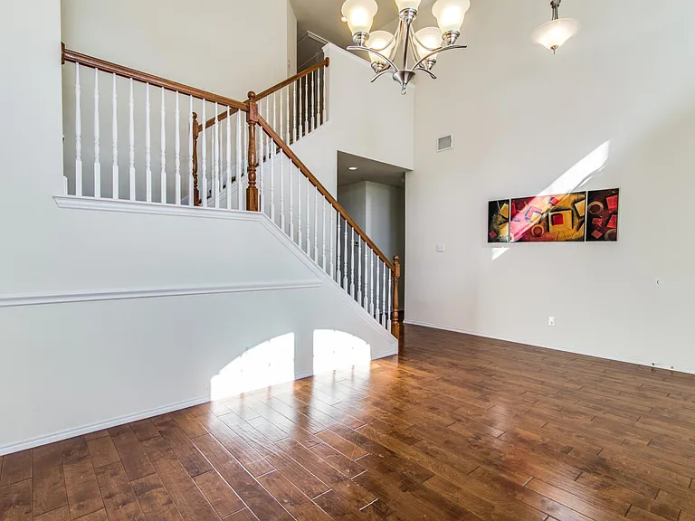 9400 Harrell Dr — Photo 5