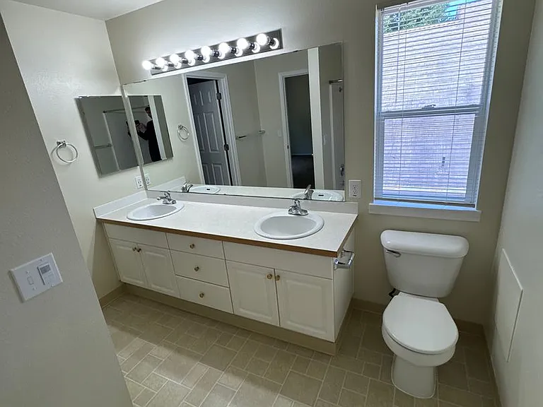 4997 SW Roseberry St — Photo 12