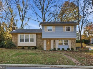 19 Roe Ln, Arnold, MD 21012