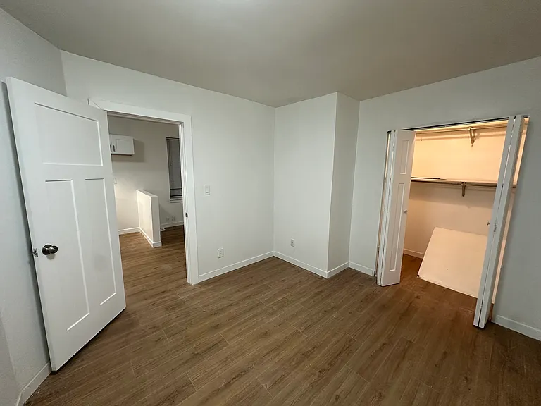 1503 W Nelson St #1F — Photo 8