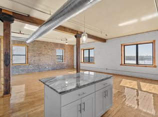 225 E 2nd St SUITE 301, Davenport, IA 52801