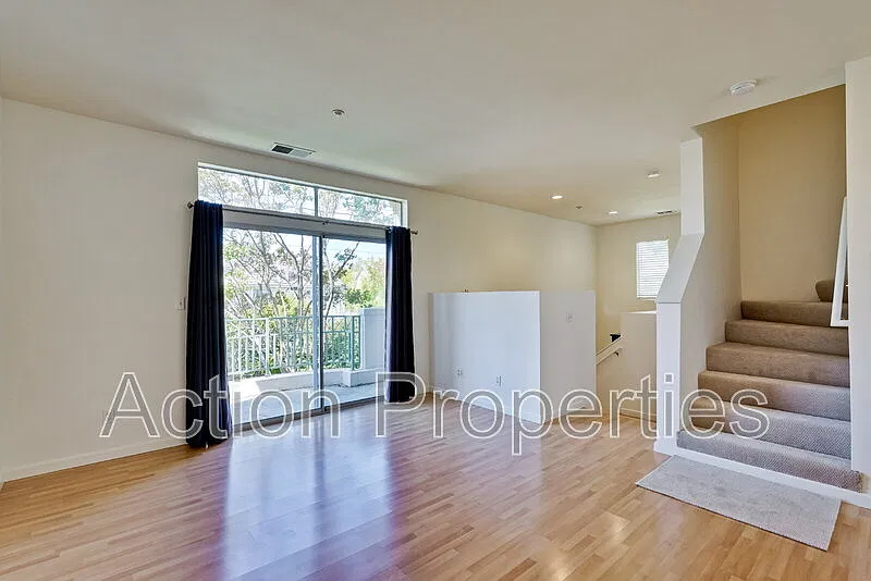 3 bed, 2.5 bath, 1278 sqft, $5,495 — Photo 3