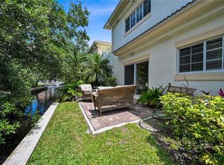 568 7th Sq APT 101, Vero Beach, FL 32962