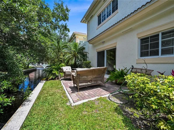 568 7th Sq APT 101, Vero Beach, FL 32962