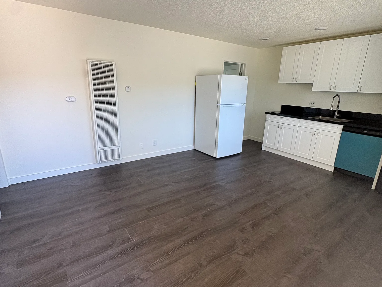 2 bed, $4,000 — Photo 2