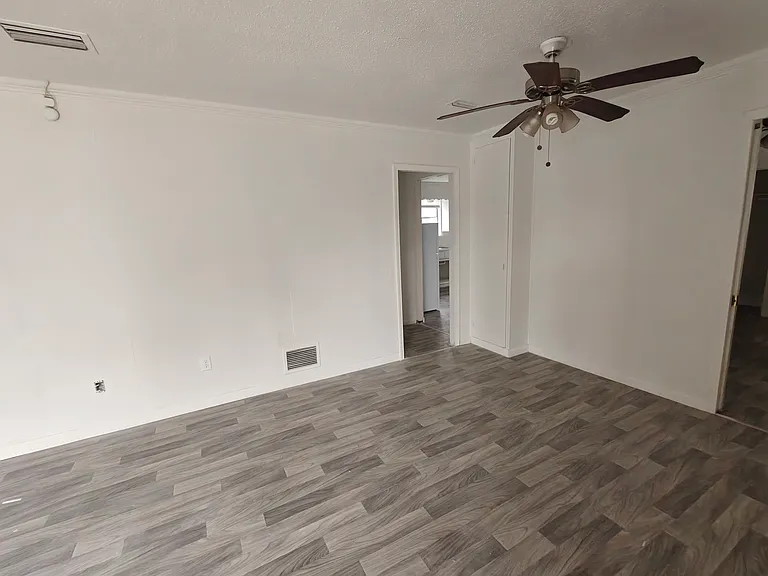 403 E 3rd St #405 — Photo 37