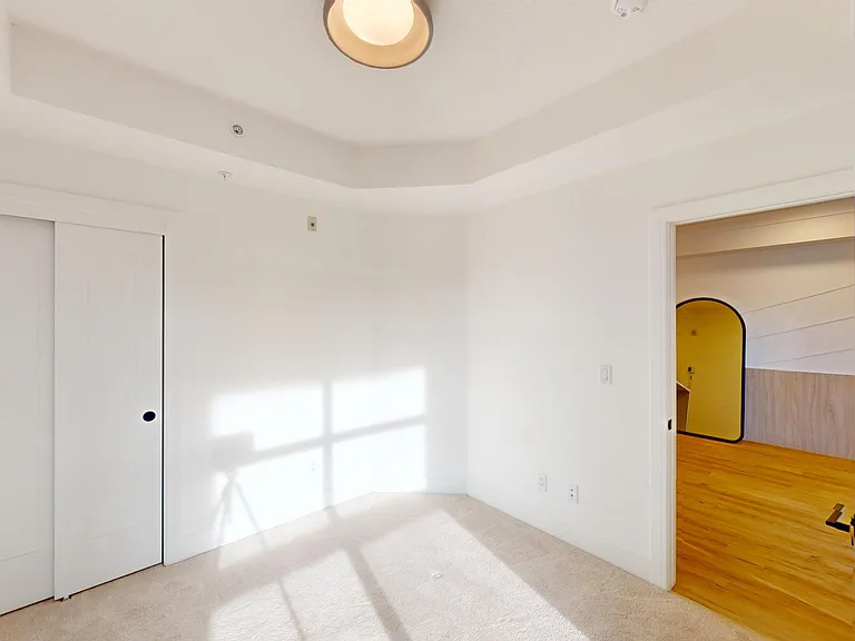 208 Dieppe Dr SW — Photo 9