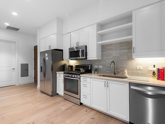 5th image of 3301 Arapahoe Ave #119