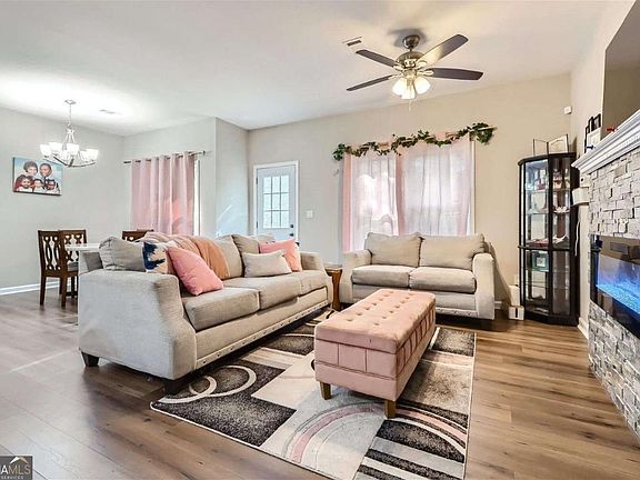 4th image of 7805 Rock Rose Ln