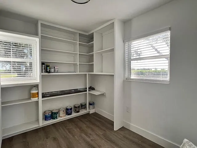 2801 W Canal St N — Photo 17