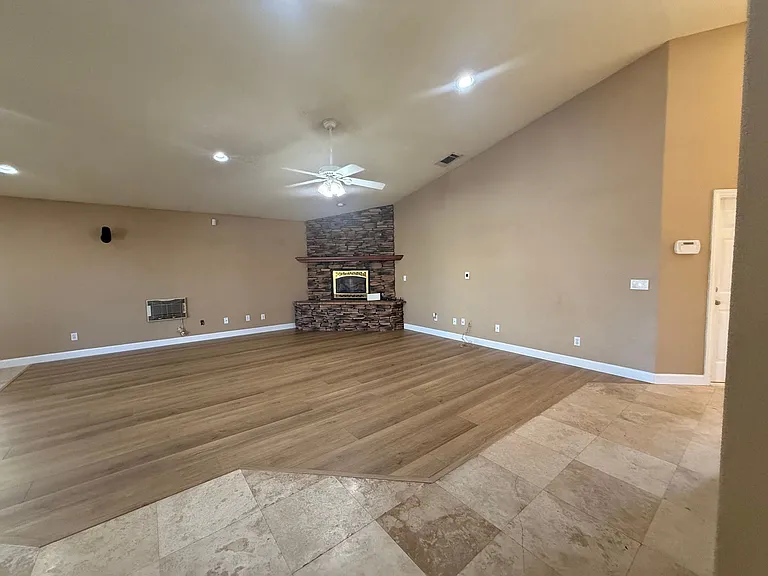 13425 Spring Valley Pkwy — Photo 26