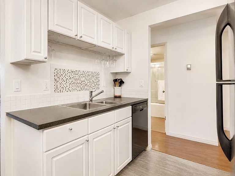 1513 26th Ave SW #108 — Photo 7