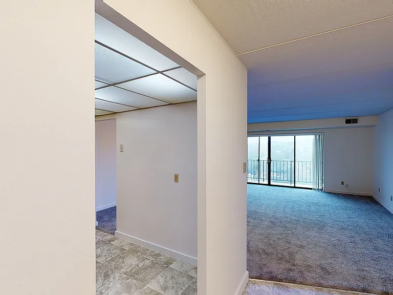 Essex House — Photo 12