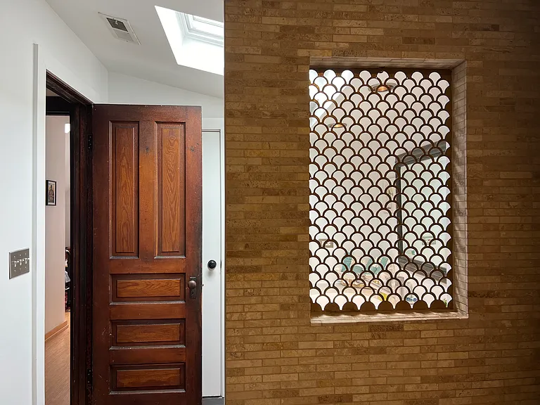1635 N Wolcott Ave — Photo 28