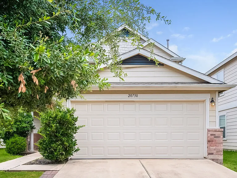 20730 Dickinson Manor Ln — Photo 1